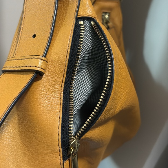 Fossil Hannah Hobo Shoulder Bag Amber Gold - Picture 5 of 11